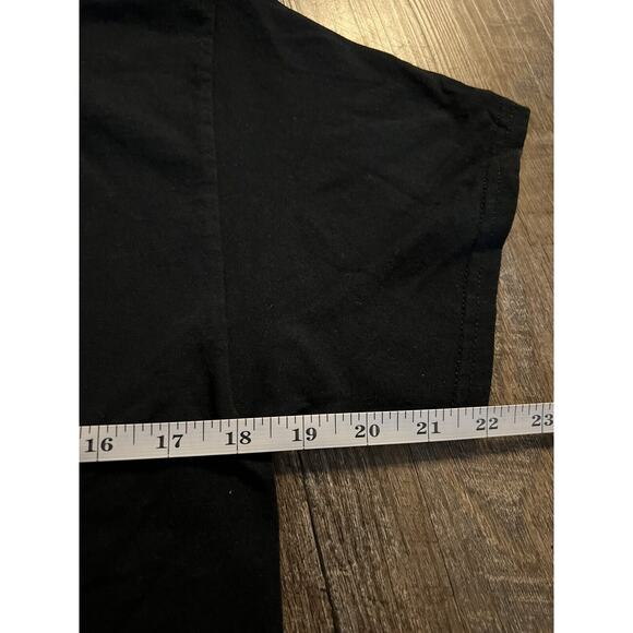 Queen Official Graphic T-Shirt Size Medium - Picture 3 of 4